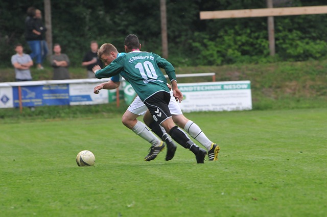 探討事件背 探討事件背